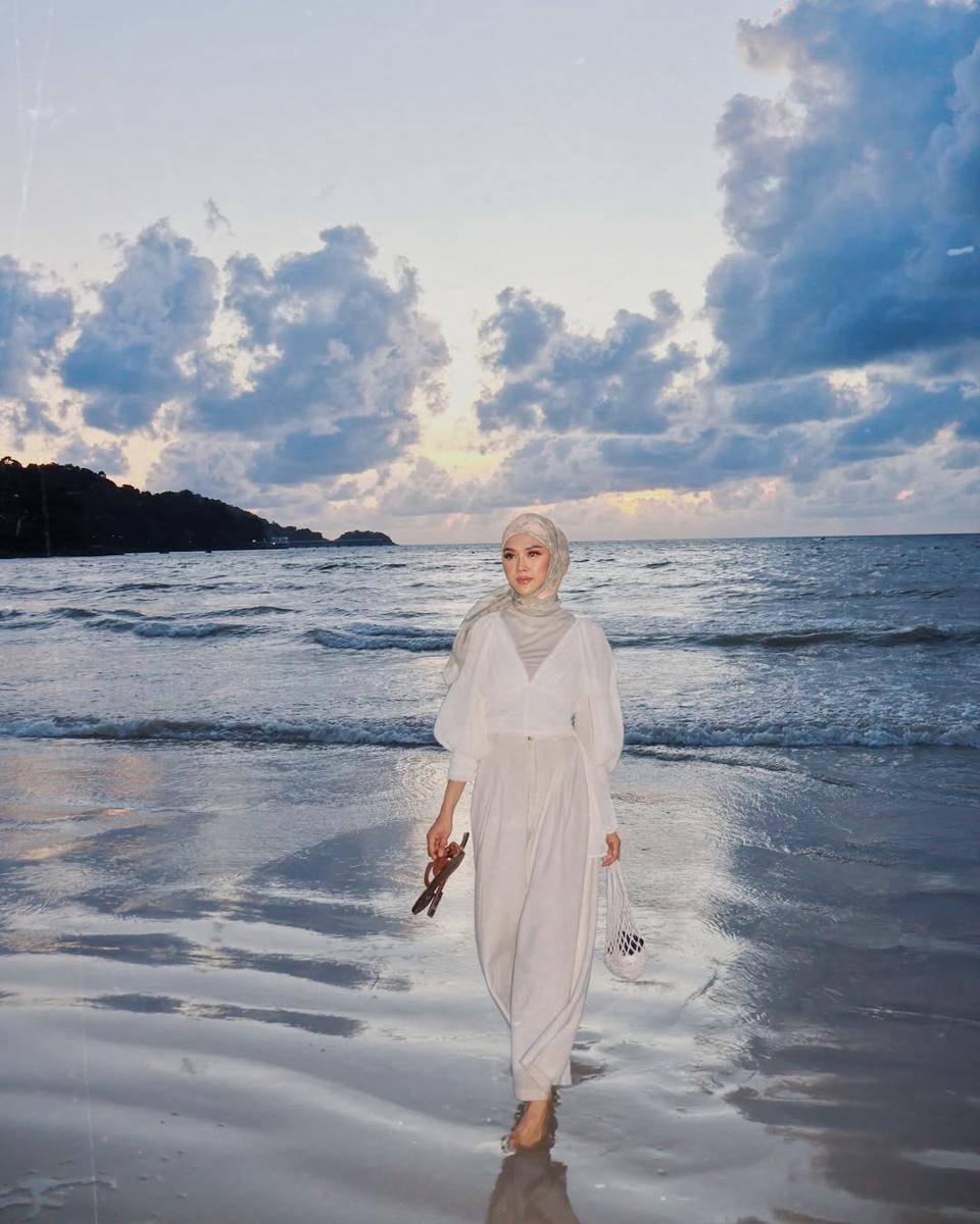Inspirasi OOTD ala Fatimah Zahra (instagram.com/fatimahzahraothman)