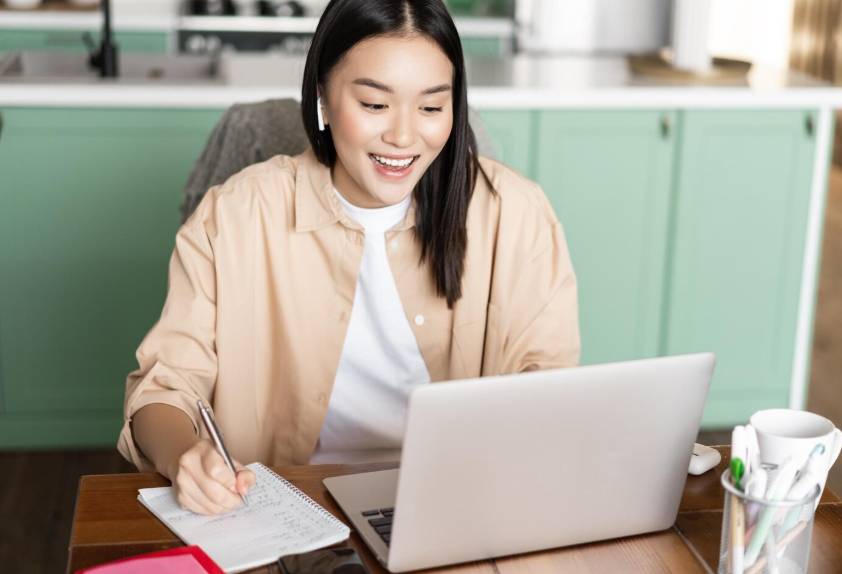 ilustrasi Virtual Assistant (freepik.com/benzoix)