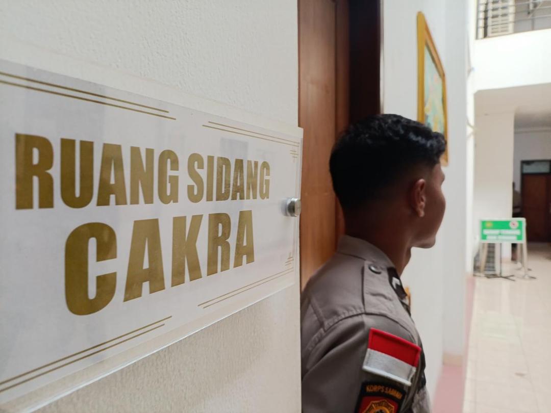 Sidang Perdana Eks Kapolres Ngada Tiba-tiba Dimajukan dan Tertutup