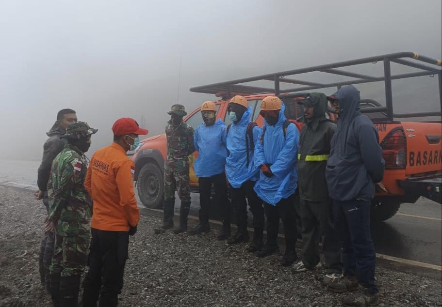 Kabut Tebal, Dua Pendaki Dilaporkan Hilang di Gunung Babnain NTT