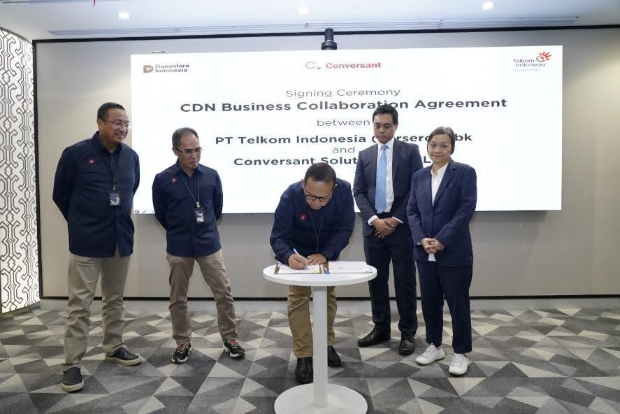 Penyediaan Layanan CaaS, Telkom dan Conversant Teken Kerja Sama 