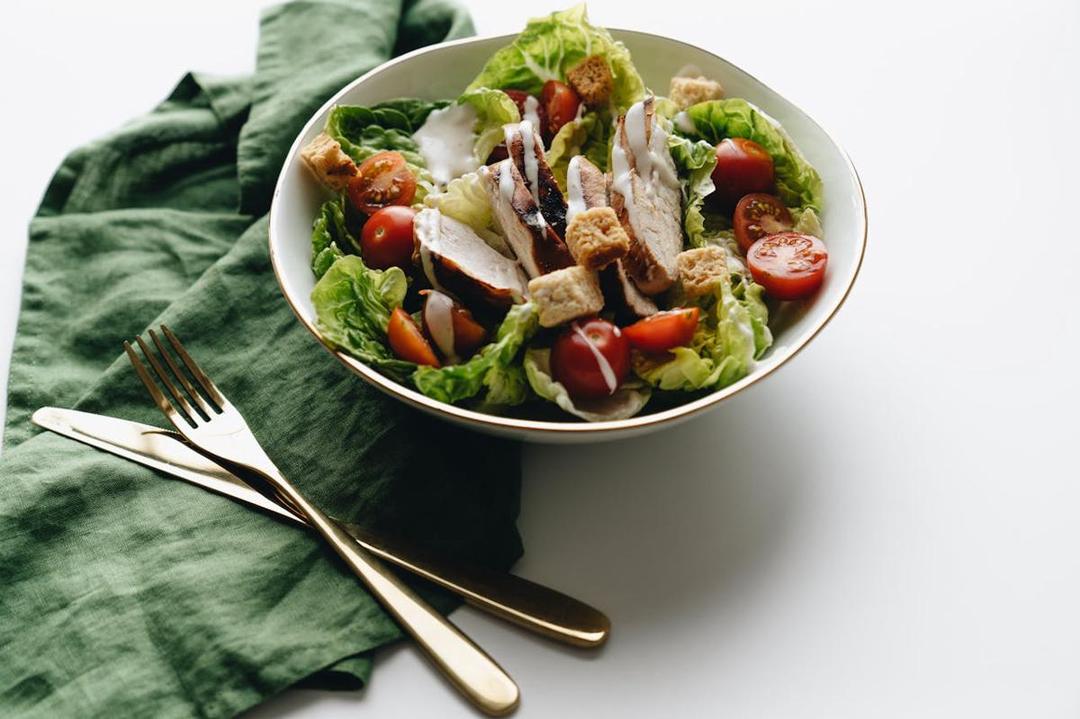 Resep Chicken Lettuce Wraps, Camilan Sehat Rasa Restoran!