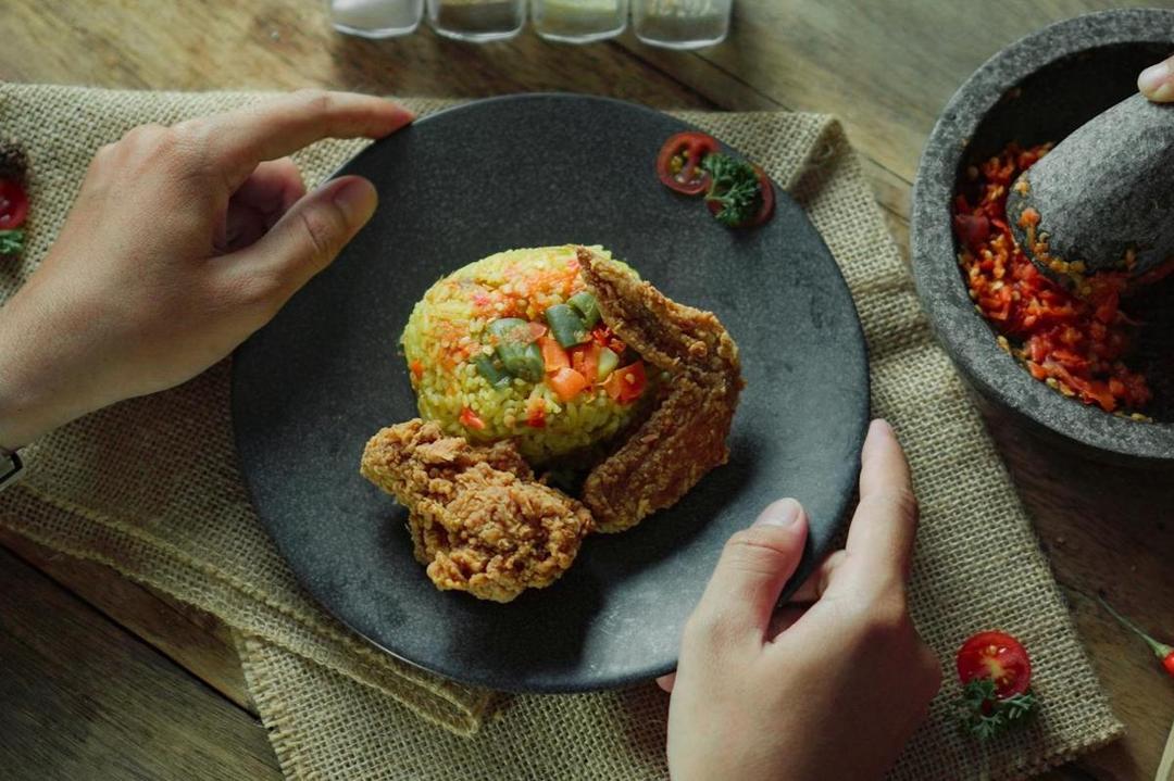 8 Pendamping Ayam Goreng Crispy di Indonesia, Bikin Kenyang!