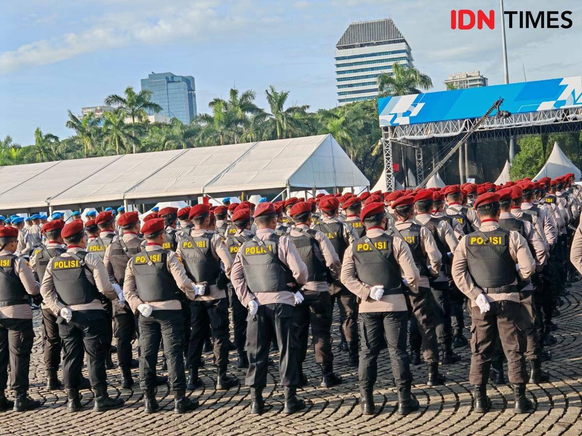 Anggota Polri duduk di jabatan sipil