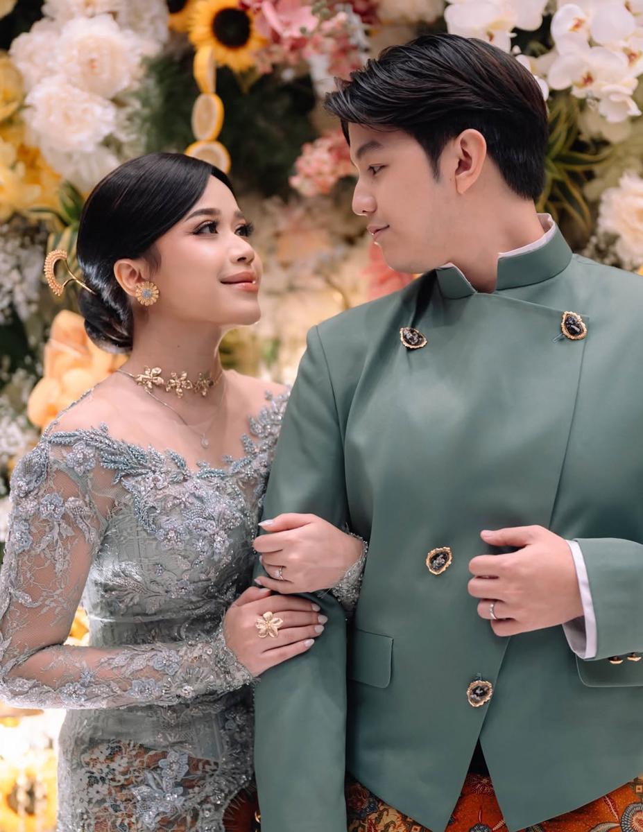 21.06.2025%F0%9F%A4%8D%F0%9F%8C%BB%20Two%20Hearts%2C%20One%20future%F0%9F%A4%8E%23engagement%20%23lamaran%20%232budayaHAHAHA%20%23bukanbocil%20%23sudahcukupumur%20%23sinasiwa%20Venue%20by%20%40doubletr….bintarojayaWedding%20Organizer%20by%20%4…-5.jpg