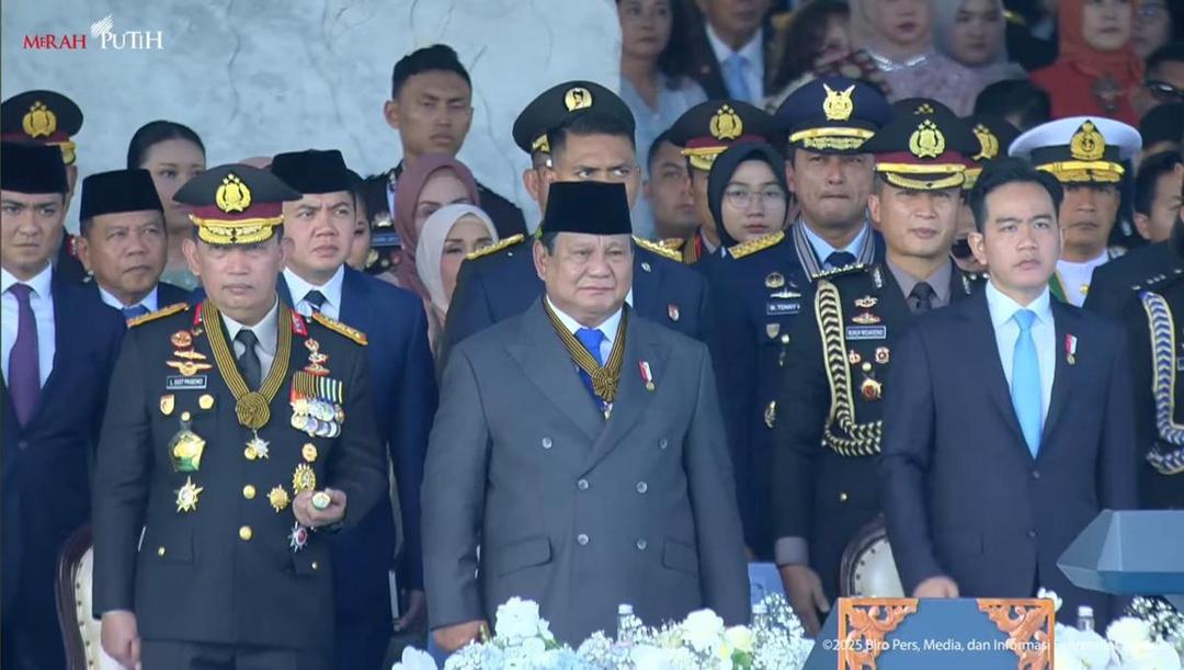 Komandan upacara menghadap prabowo