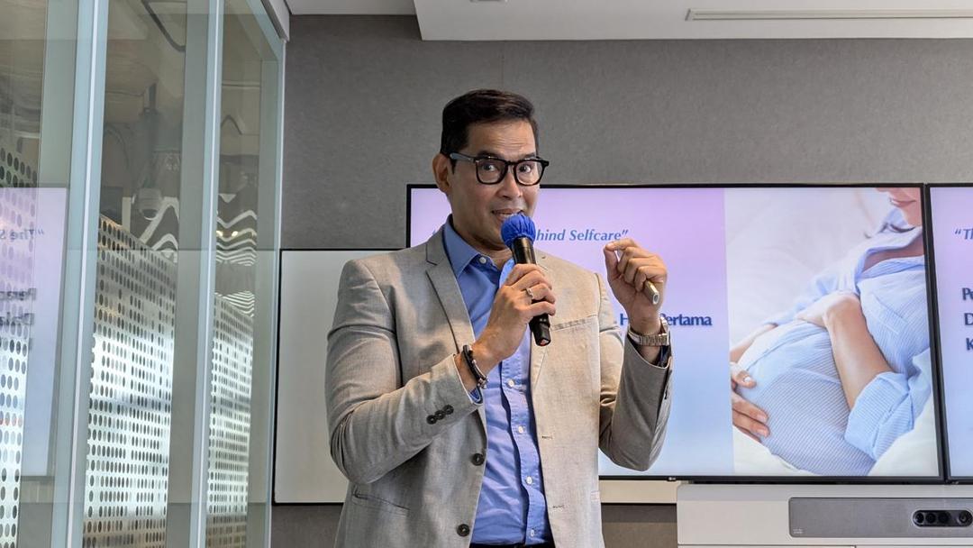 Dokter spesialis kebidanan, konsultan fertilitas & reproduksi, dr. Boy Abidin, Sp.OG (K) dalam acara "The Science Behind: Self Care" di Jakarta, pada Selasa (1/07/2025) (IDN Times/Misrohatun)