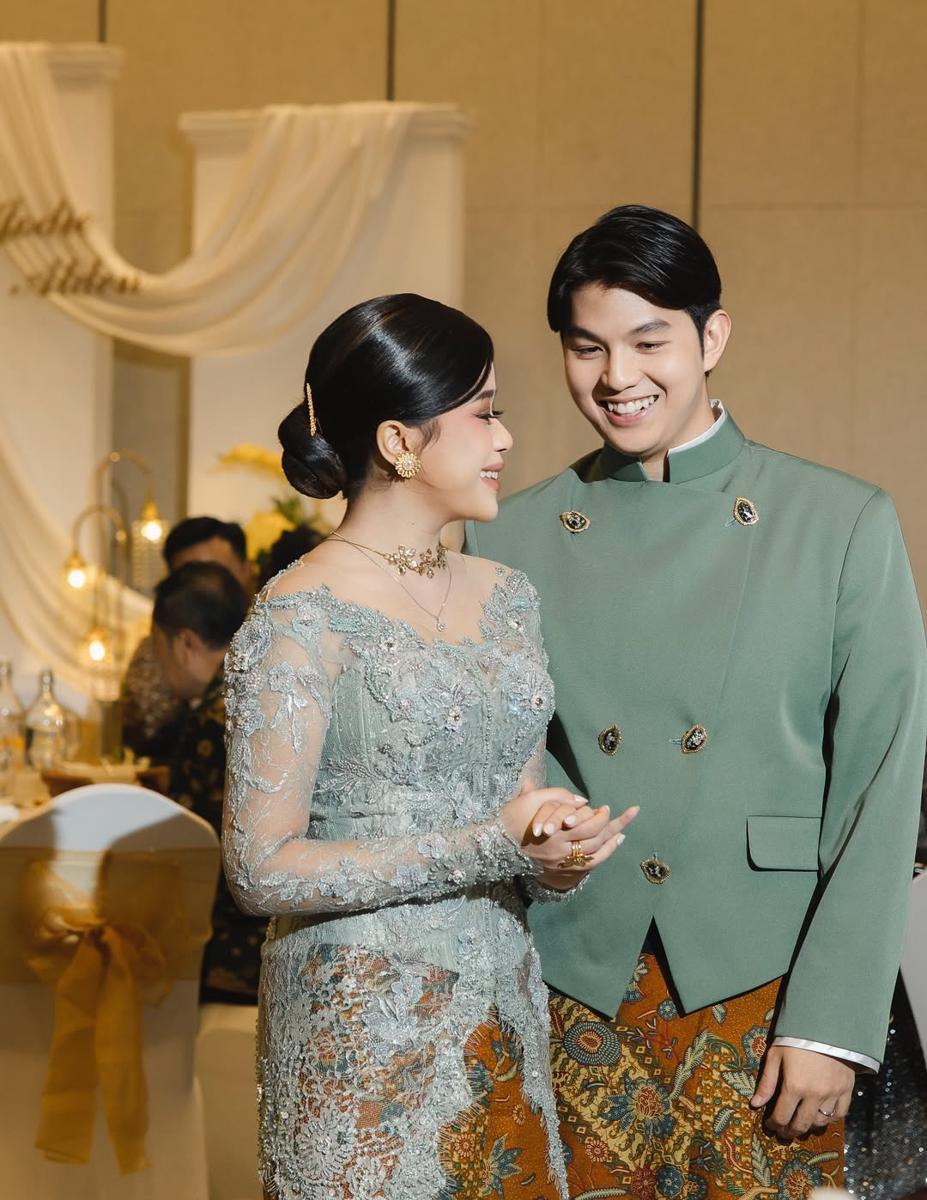 21.06.2025%F0%9F%A4%8D%F0%9F%8C%BB%20Two%20Hearts%2C%20One%20future%F0%9F%A4%8E%23engagement%20%23lamaran%20%232budayaHAHAHA%20%23bukanbocil%20%23sudahcukupumur%20%23sinasiwa%20Venue%20by%20%40doubletr….bintarojayaWedding%20Organizer%20by%20%4…-6.jpg