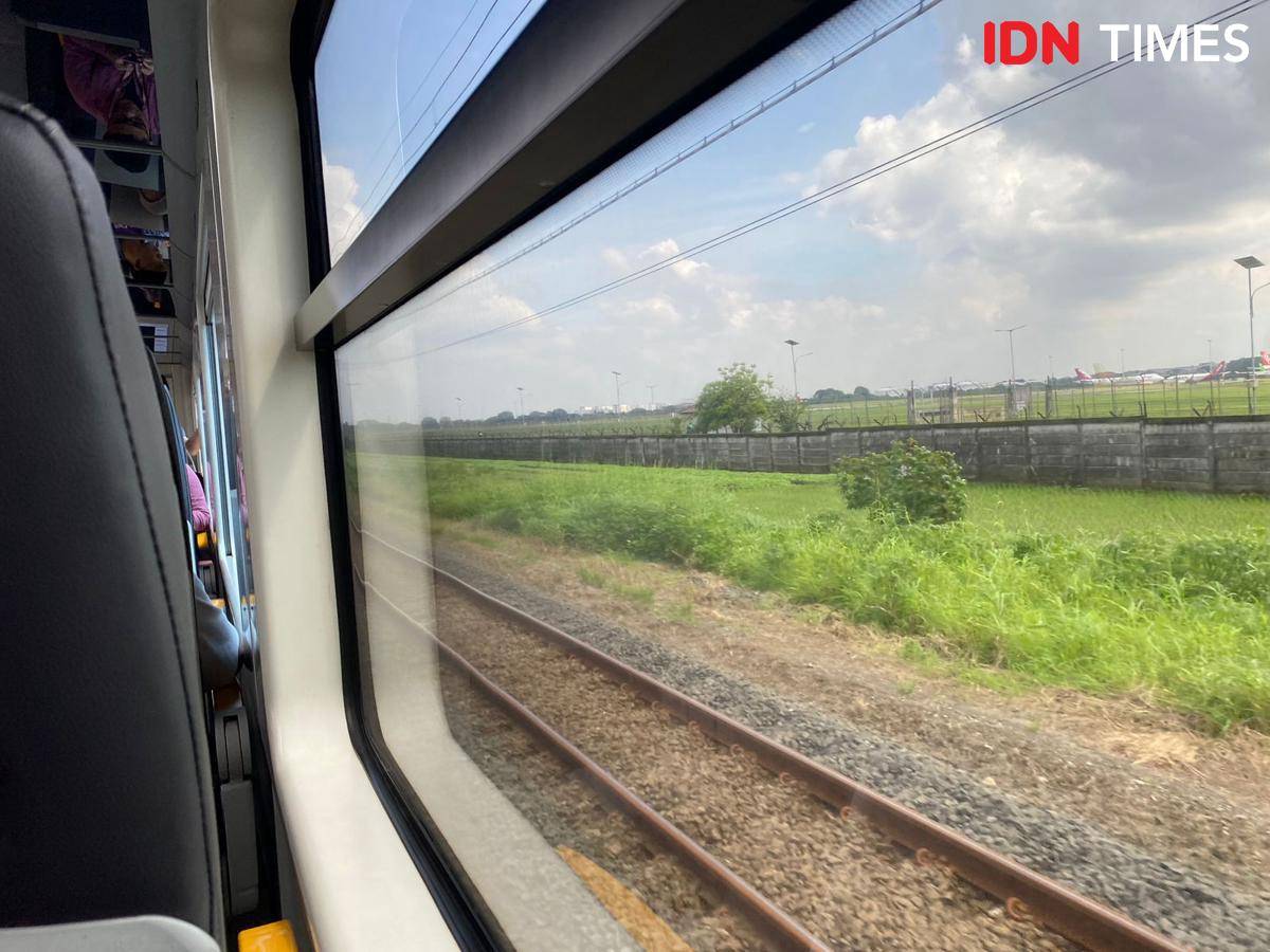 Potret Kereta Bandara Soekarno-Hatta (Basoetta) (IDN Times/Vadhia Lidyana)