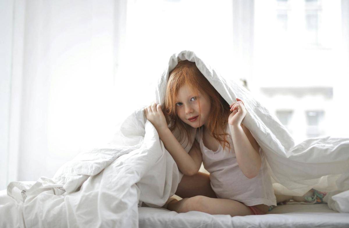 ilustrasi seseorang anak bangun tidur (pexels.com/Andrea Piacquadio)