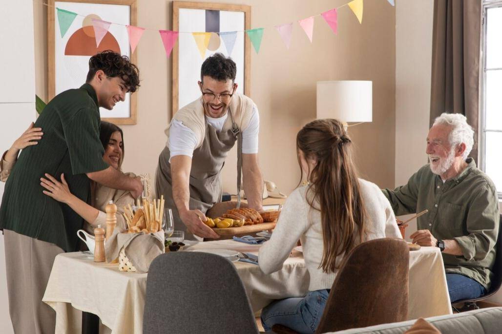 Family Time (freepik.com/freepik)