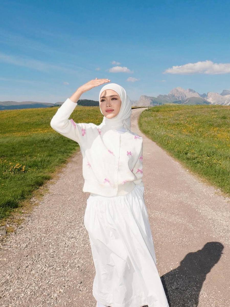 Inspirasi OOTD ala Fatimah Zahra (instagram.com/fatimahzahraothman)