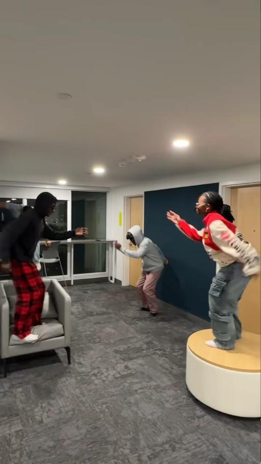 lirik Young, Black & Rich (tiktok.com/@blessing_batubenga)