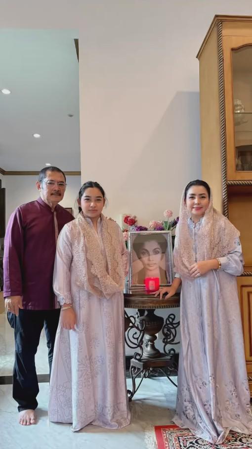 1.000 hari meninggalnya ibunda Mayangsari (Instagram.com/mayangsari_official)