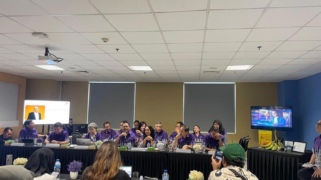 Guru Besar BINUS University di acara Pertemuan bersama Dewan Guru Besar BINUS UNIVERSITY dalam rangka Dies Natalies ke-44 BINUS University (1/7/25) di BINUS @Kemanggisan – Kampus Anggrek. (IDN Times/Dina Fadillah Salma)