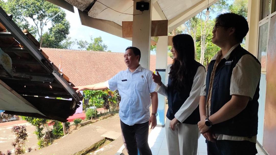Atap sekolah rapuh.jpg