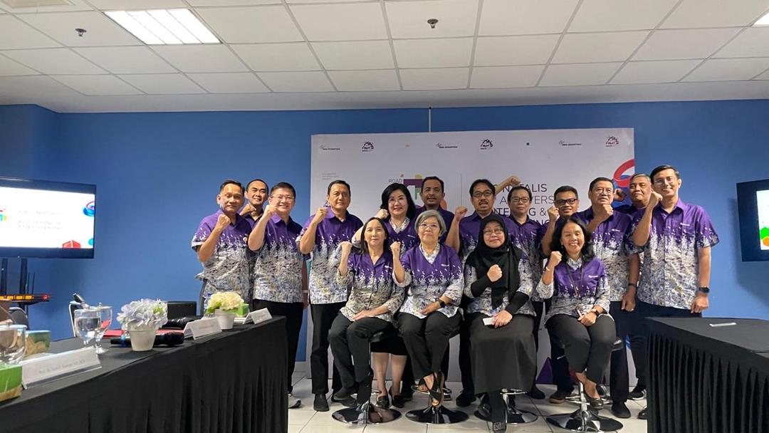 Guru Besar BINUS University di acara Pertemuan bersama Dewan Guru Besar BINUS UNIVERSITY dalam rangka Dies Natalies ke-44 BINUS University (1/7/25) di BINUS @Kemanggisan – Kampus Anggrek. (IDN Times/Dina Fadillah Salma)