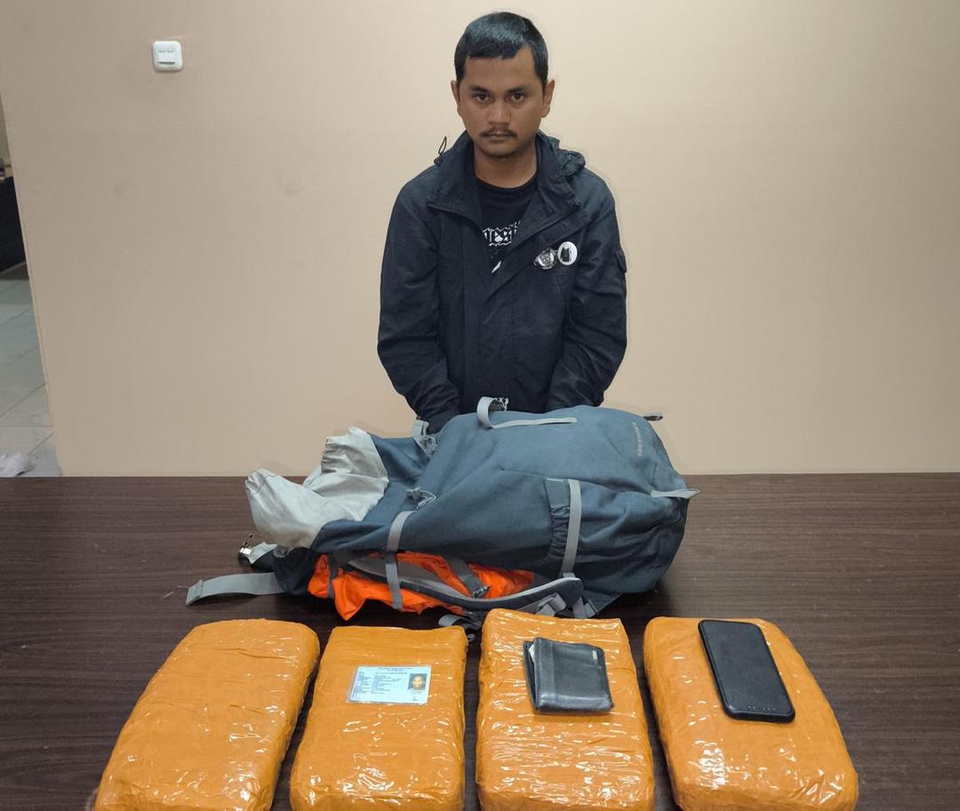 Kronologi dan Penampakan 4 Kg Ganja Digagalkan di Jalan Tol Bakter