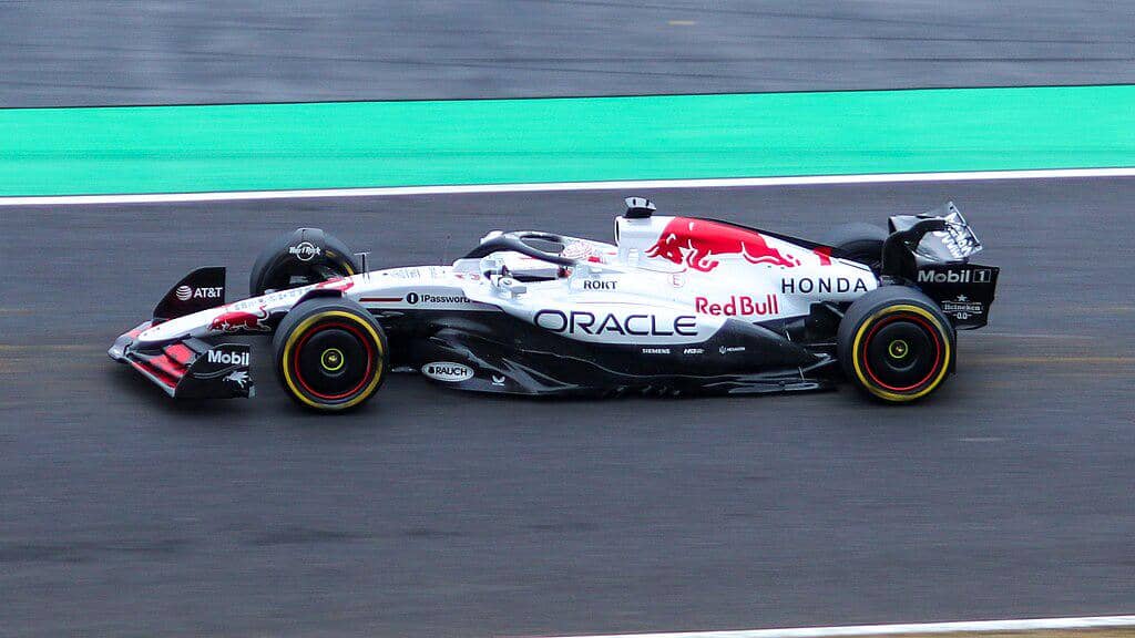 4-fakta-kemenangan-max-verstappen-di-formula-1-gp-azerbaijan-2025-idn