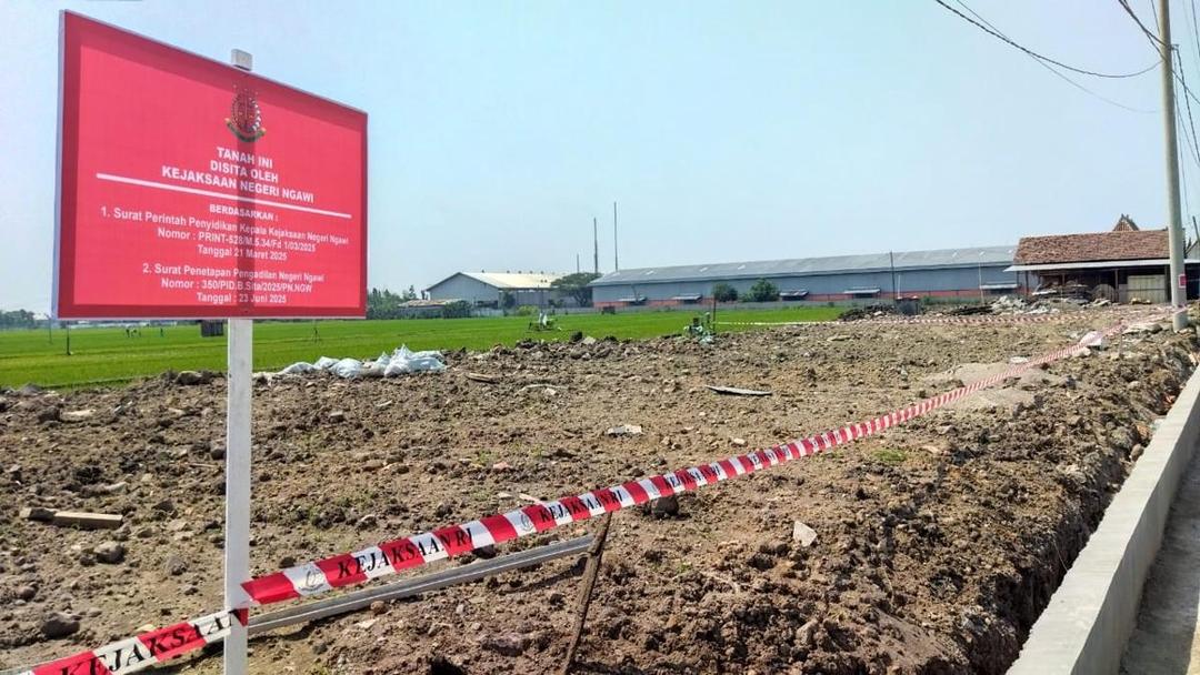 Kejari Ngawi Segel Aset Tersangka Korupsi Rp91 M Proyek Pabrik Mainan