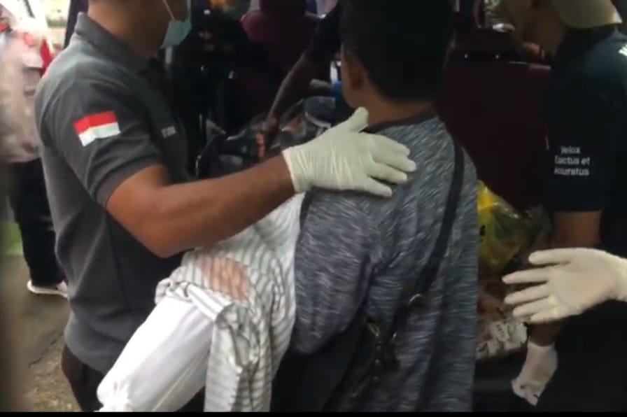 Pulang ke Banyuwangi, Imam Gendong Jasad Anaknya
