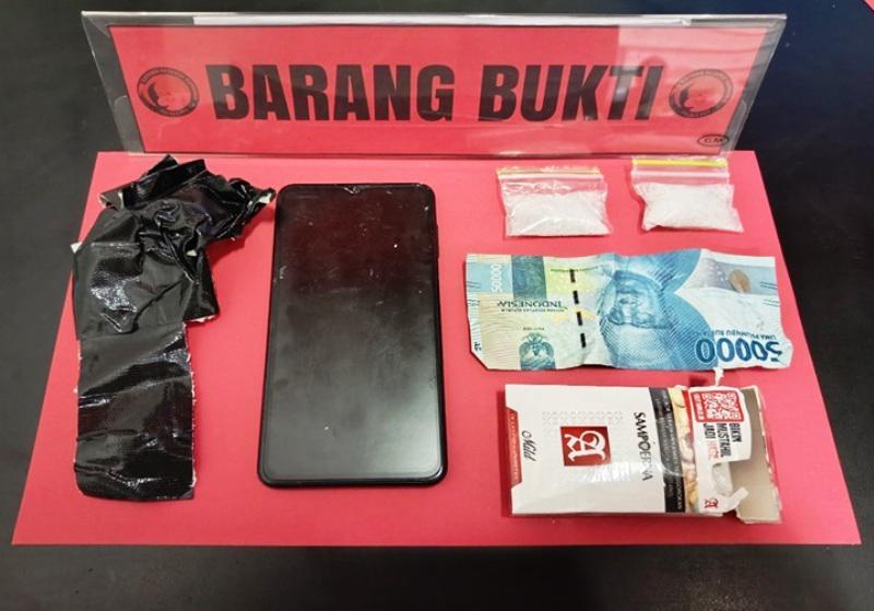 Barang bukti milik Tersangka AB