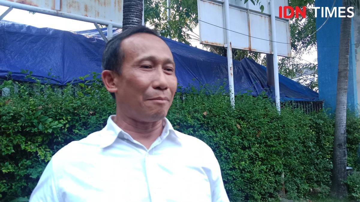 Kuasa Hukum Korban Penembakan GRO, Zainal Abidin Petir saat memberi keterangan mengenai insiden intimidasi yang dialami saksi kunci persidangan kasus penembakan dengan terdakwa tunggal Robig Zainudin. (IDN Times/Fariz Fardianto)