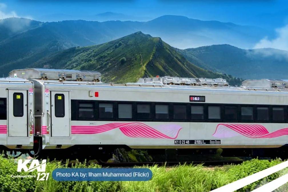 ilustrasi kereta api 