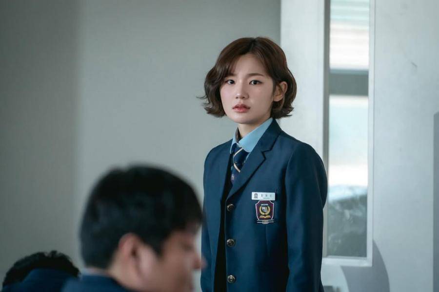 Kim Hye In (Lee Eun Saem) di drakor Bitch X Rich 2 (instagram.com/koktv_official)