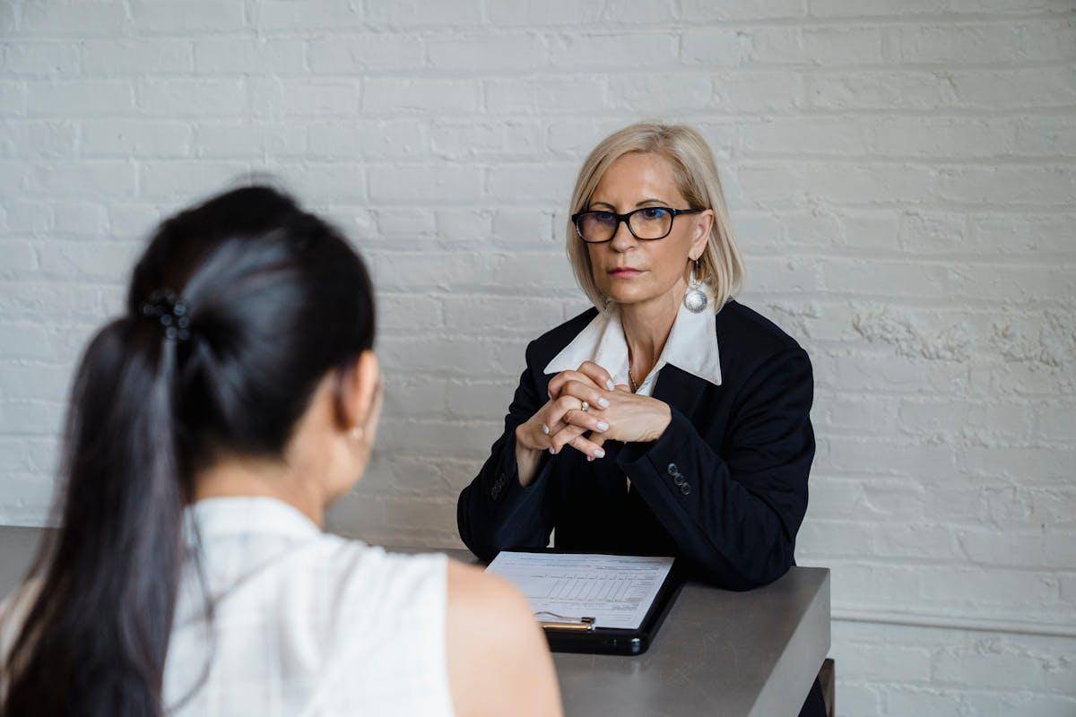 ilustrasi interview coaching (pexels.com/Timur Weber)