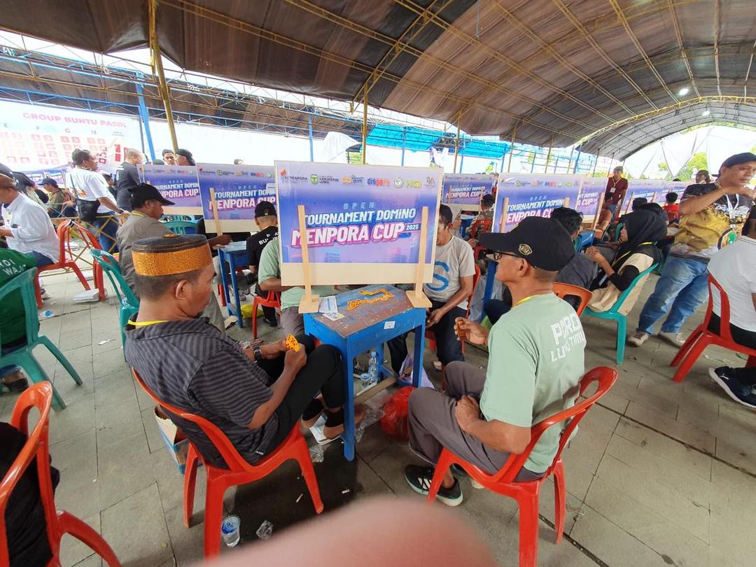 Suasana meriah Turnamen Domino Menpora Cup 2025 di Lapangan Andi Djemma, Belopa, Kabupaten Luwu, Sulawesi Selatan, Sabtu (5/7/2025). (Dok. Istimewa)