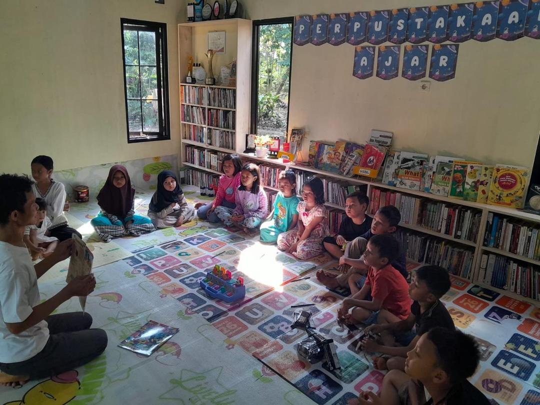 Perpustakaan, klub baca, gerakan literasi