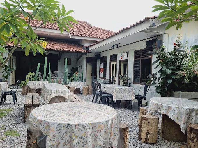 Sehat Sentosa, Cafe Unik dan Vitage di Bandar Lampung