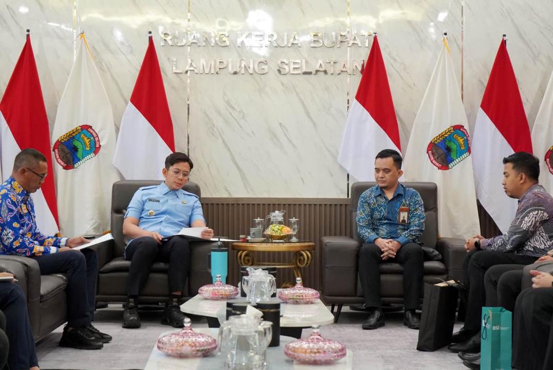 Bupati Lampung Selatan, Radityo Egi Pratama, Menerima Audiensi Jajaran BSI KCP Kalianda