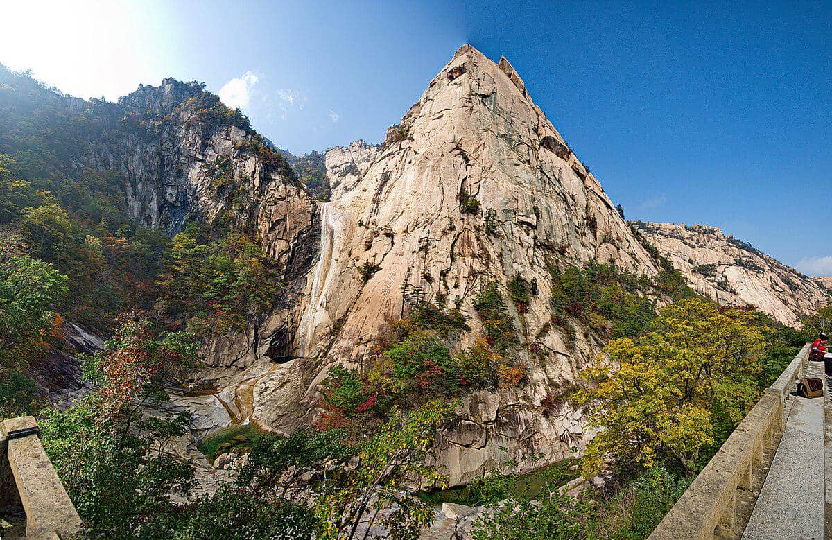 potret Air Terjun Kuryong