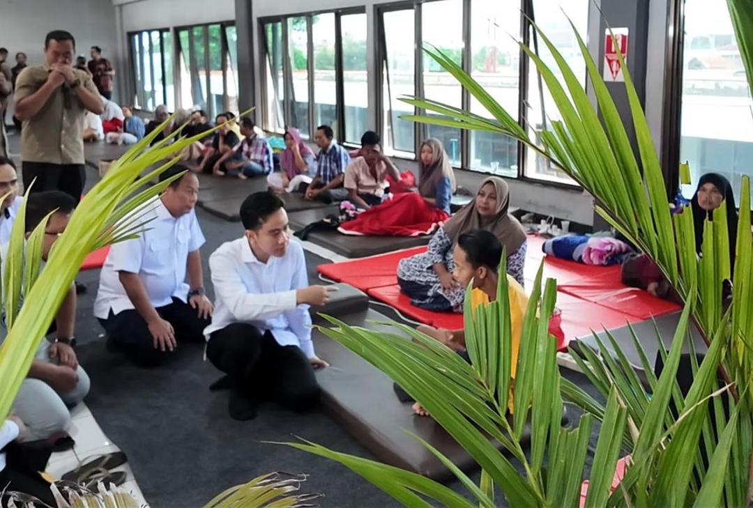 Wapres Gibran Temui Keluarga Korban KMP Tunu Pratama Jaya di Banyuwangi
