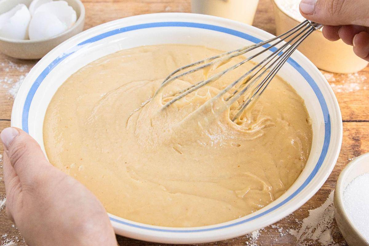 Potret whisk untuk mengaduk adonan kue (pixabay.com/eatde)