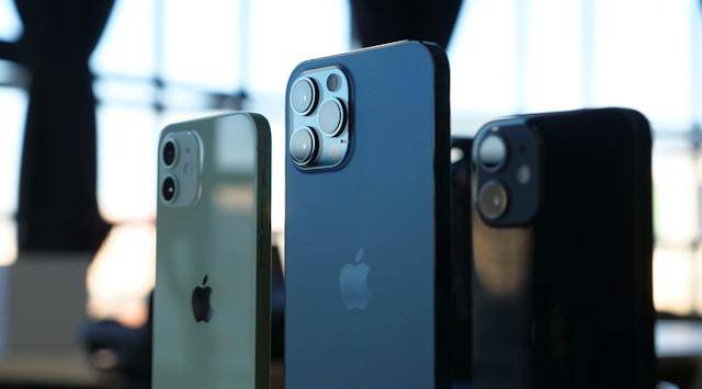 ilustrasi HP iPhone (unsplash.com/Denis Cherkashin)