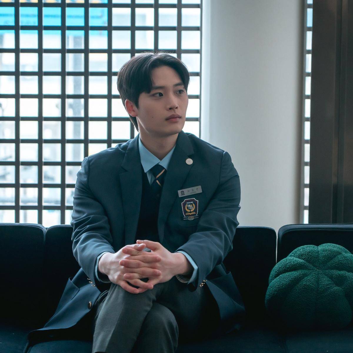 still cuts drama Bitch X Rich 2 (instagram.com/koktv_official)