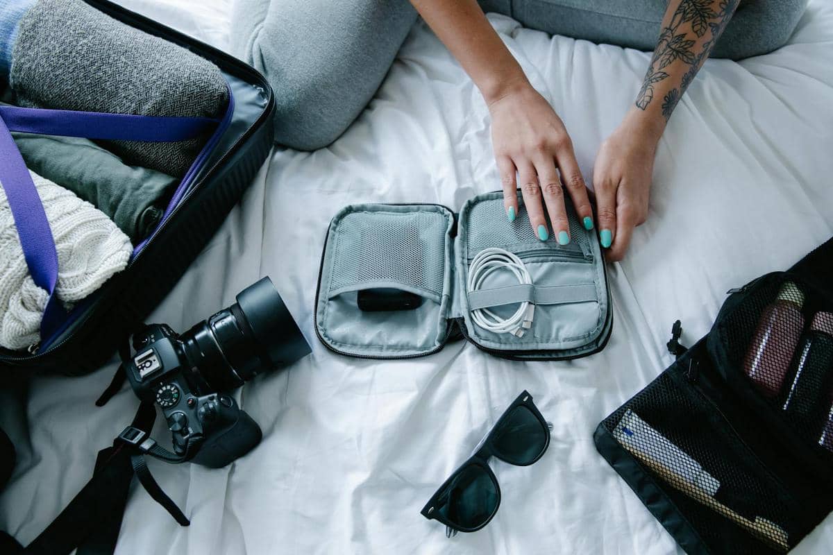 ilustrasi pouch multifungsi (pexels.com/Timur Weber)