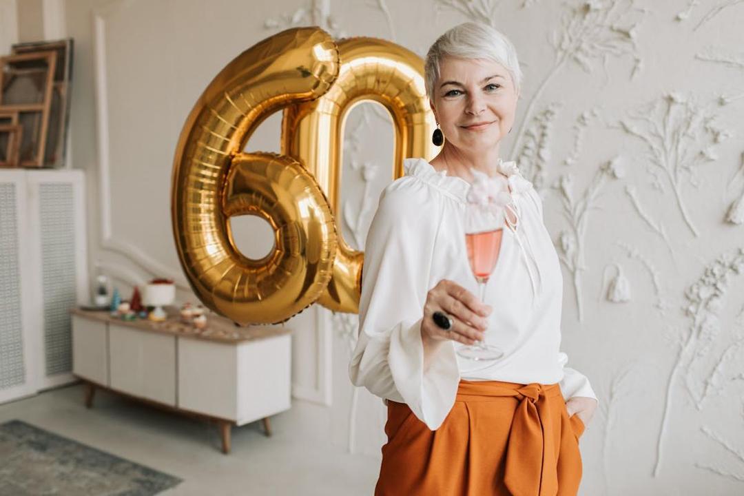 Apa Arti Aging Like a Fine Wine? Ungkapan Pujian ala Pop Culture!
