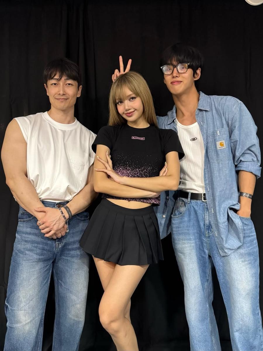 Artis Korea di konser BLACKPINK DEADLINE Day 2