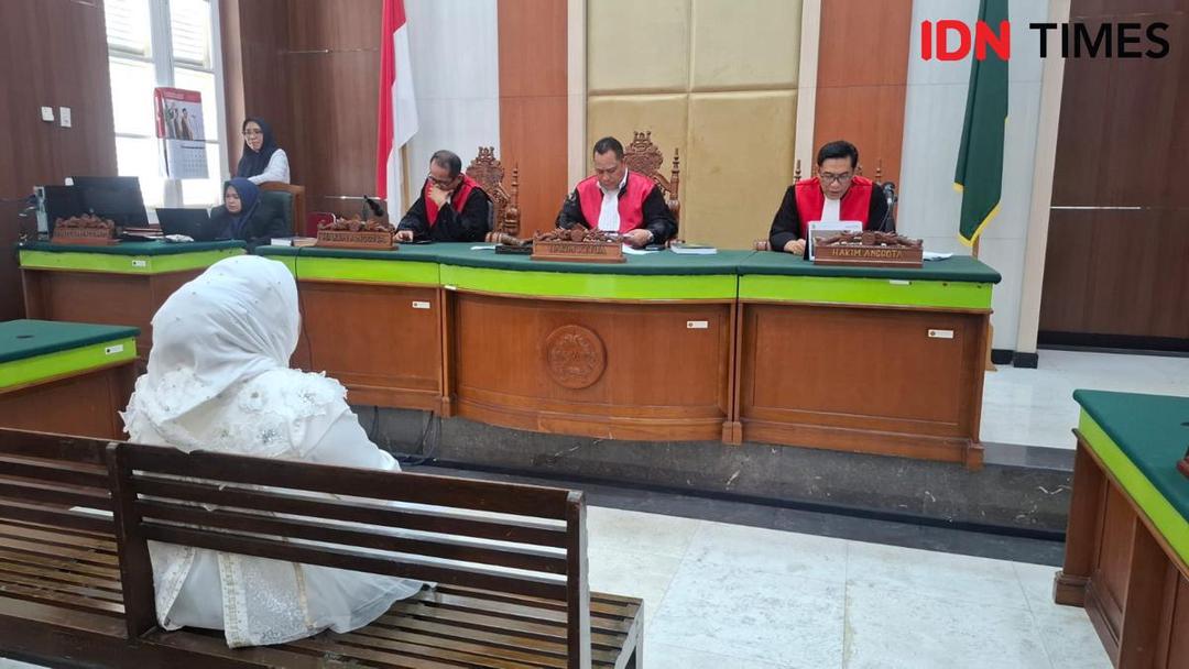 Sidang vonis Mira Hayati di PN Makassar, Senin (7/7/2025). IDN Times/Darsil Yahya