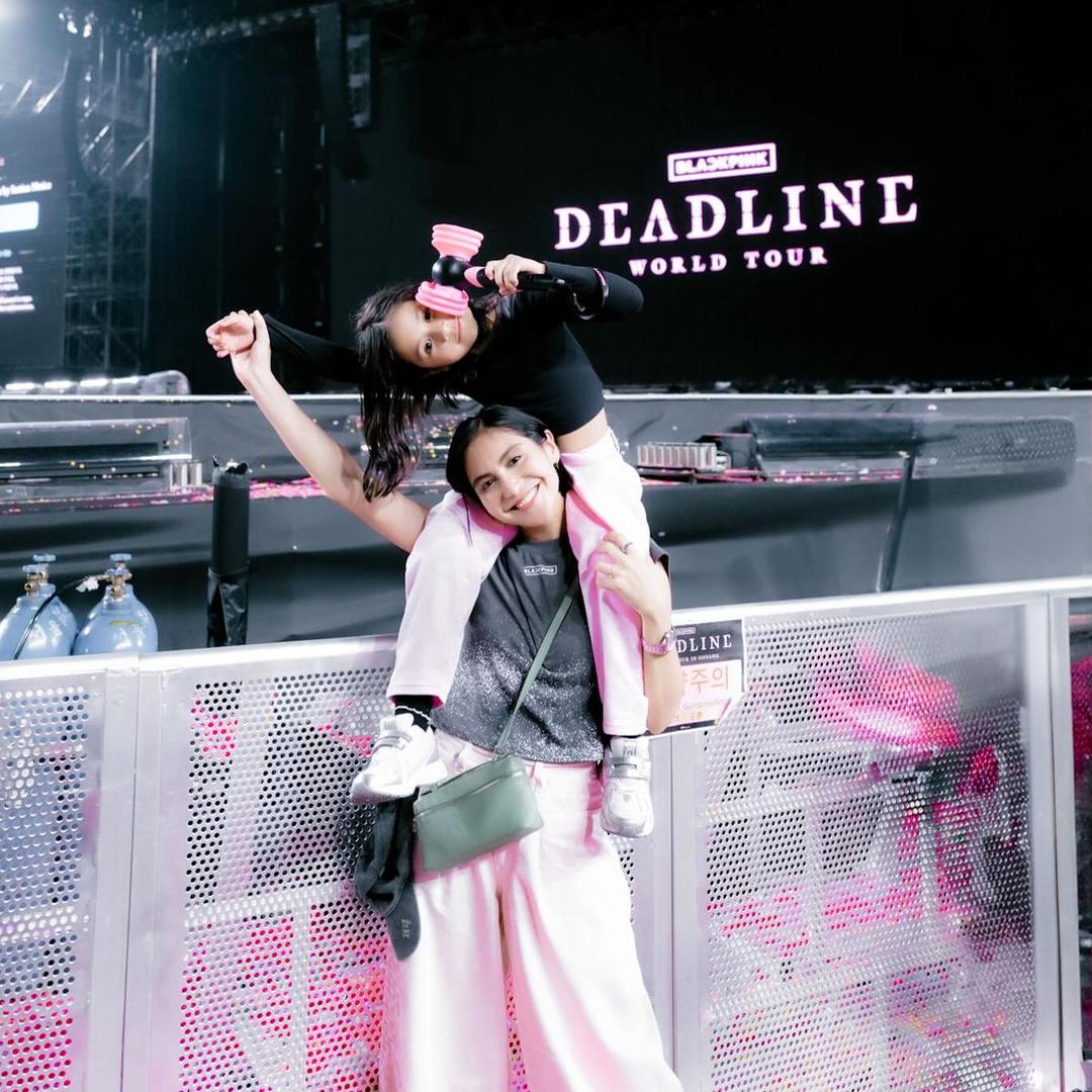 Artis Indonesia nonton konser BLACKPINK DEADLINE in Goyang