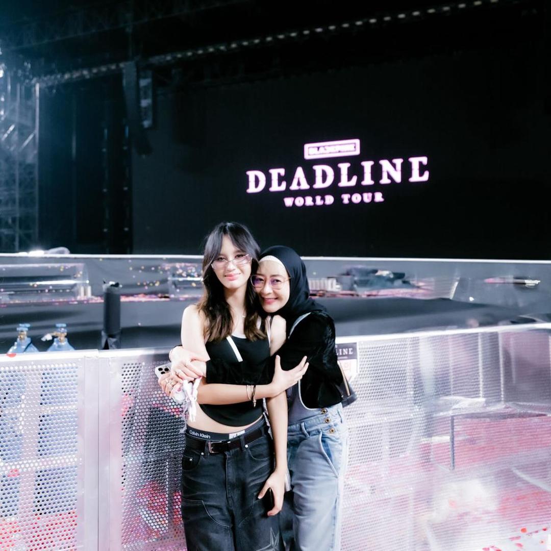 Artis Indonesia nonton konser BLACKPINK DEADLINE in Goyang