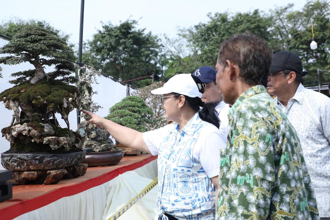 Wali kota semarang, agustina wilujeng, bonsai
