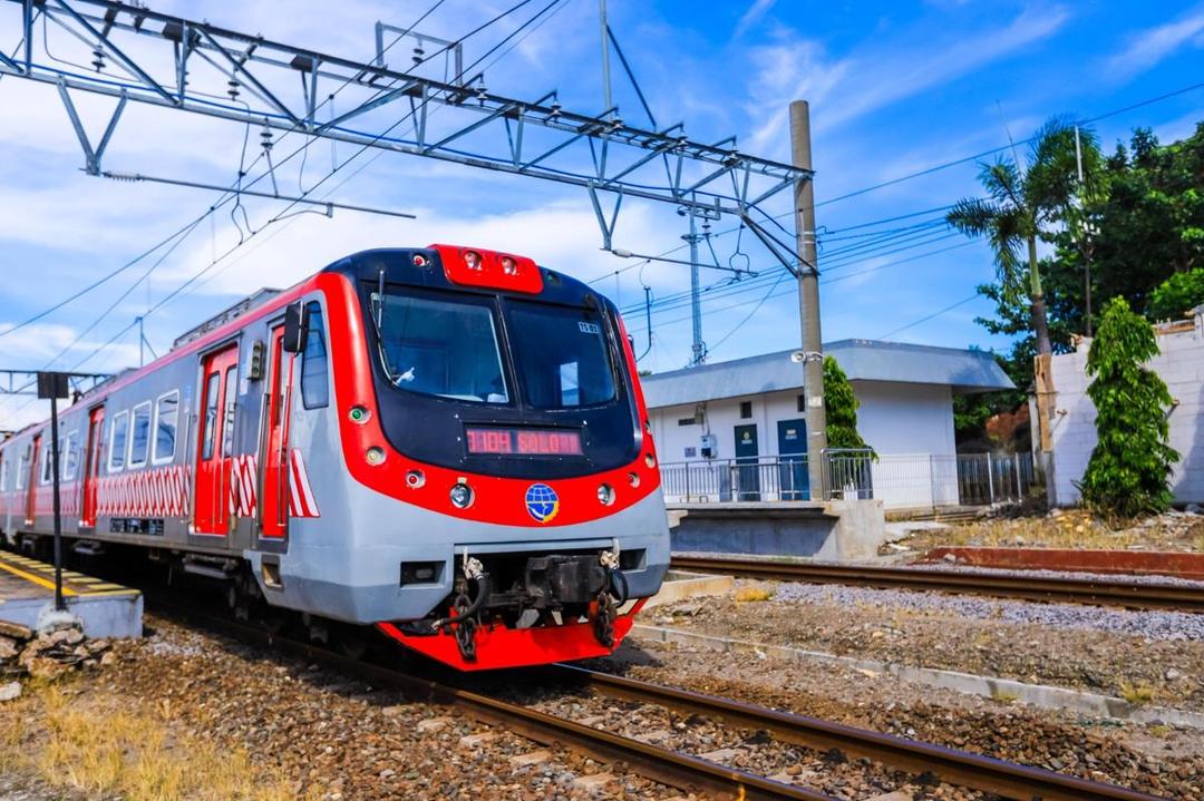 Penguna KRL Naik 17 Persen, Banyak yang Naik dari Stasiun Yogyakarta