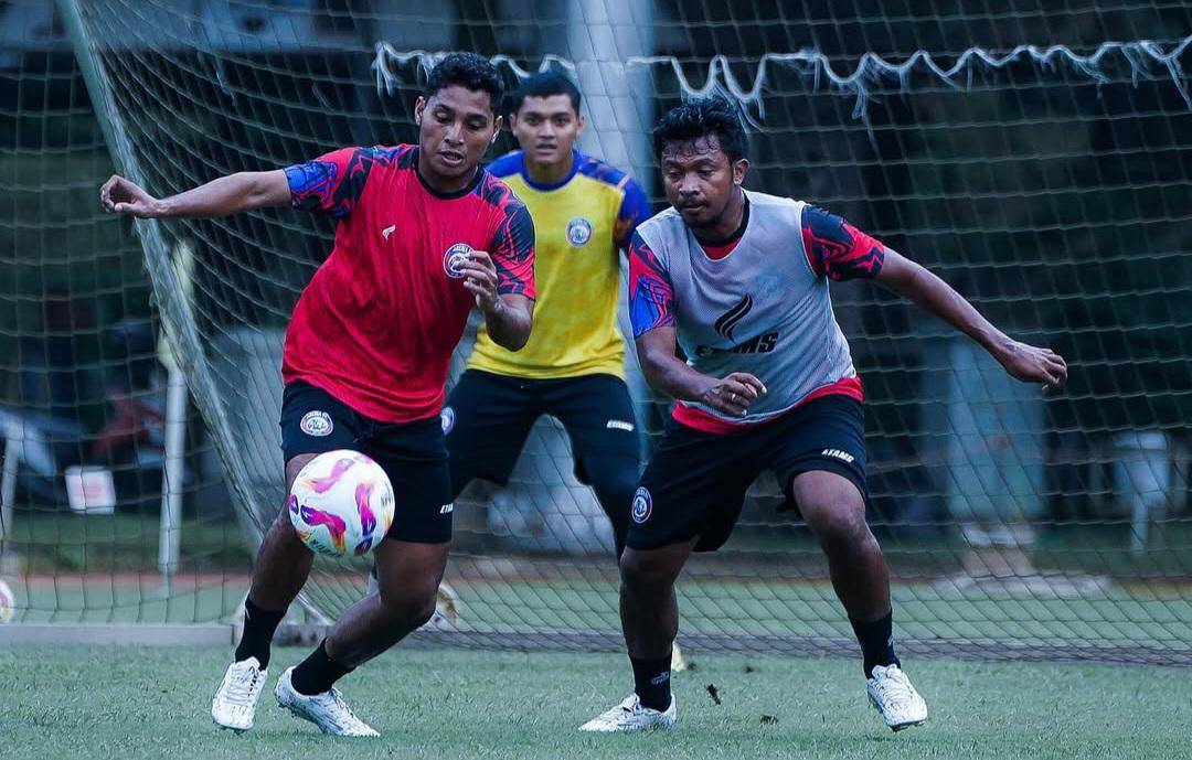 Mantapkan persiapan di Bandung!🧐🏆#AremaFC #Aremania #SalamSatuJiwa #Arema1Sinergi #BersinergiD (3).jpg