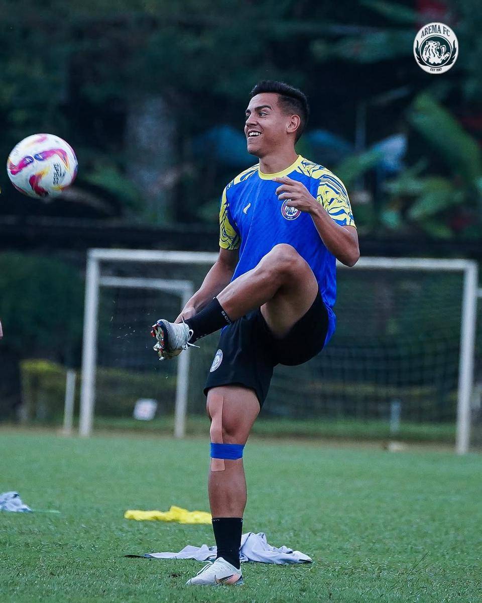 𝑺𝒊𝒂𝒑 𝑴𝒂𝒌𝒔𝒊𝒎𝒂𝒍!🦁✊💯#AremaFC #Aremania #SalamSatuJiwa #Arema1Sinergi #BersinergiDalam.jpg
