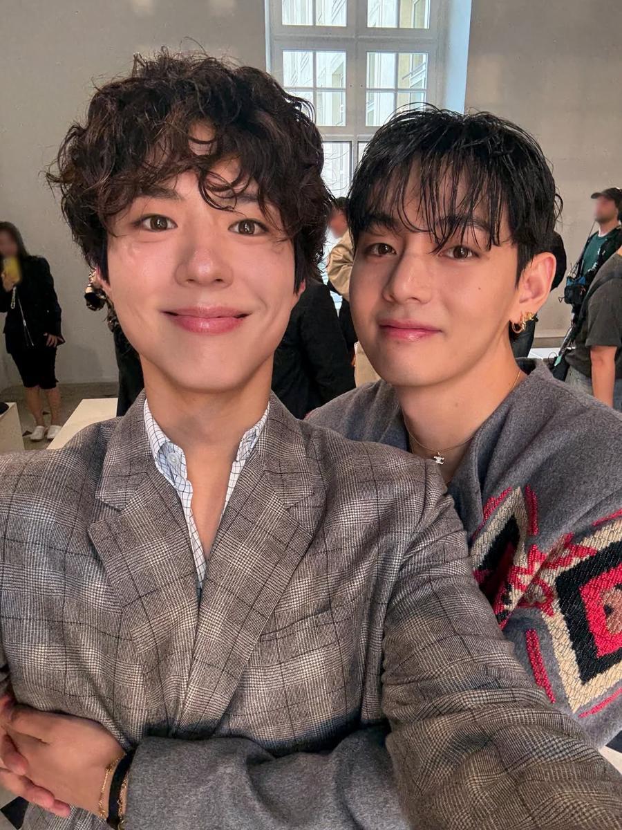potret V BTS, Suzy, dan Park Bo Gum di Paris 